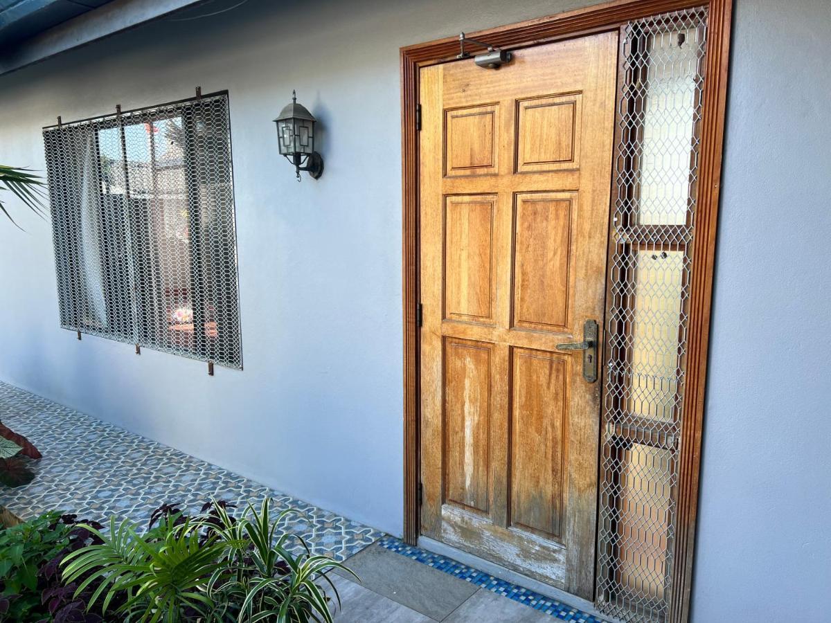 Pasifika Guesthouse ナンディ エクステリア 写真